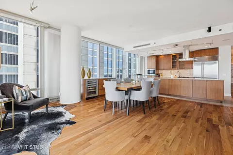 Dining - 340 E Randolph St #4806, Chicago, IL 60601 photo 2 of 5
