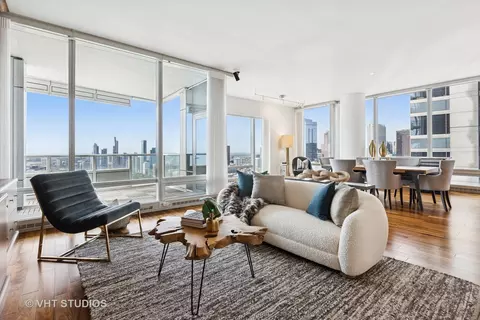 Living - 340 E Randolph St #4806, Chicago, IL 60601 photo 2 of 4
