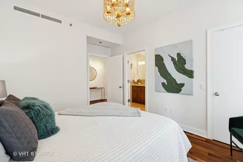 Bedroom - 340 E Randolph St #4806, Chicago, IL 60601 photo 2 of 6