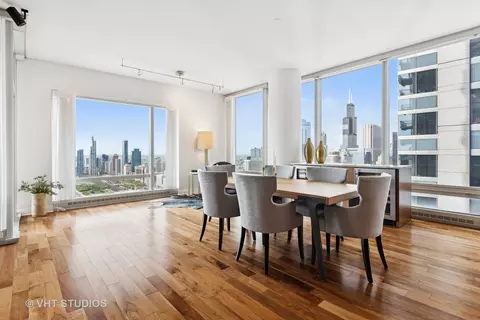 Dining - 340 E Randolph St #4806, Chicago, IL 60601 photo 1 of 5