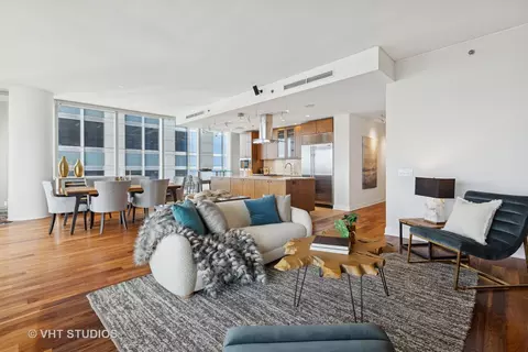 Living - 340 E Randolph St #4806, Chicago, IL 60601 photo 3 of 4