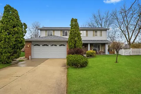 3 Lorraine Ave, Woodridge, IL 60517