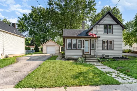 432 Elm St, Sycamore, IL 60178