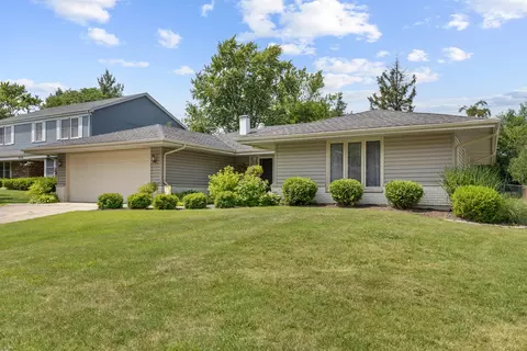 912 Eden Dr, Schaumburg, IL 60195