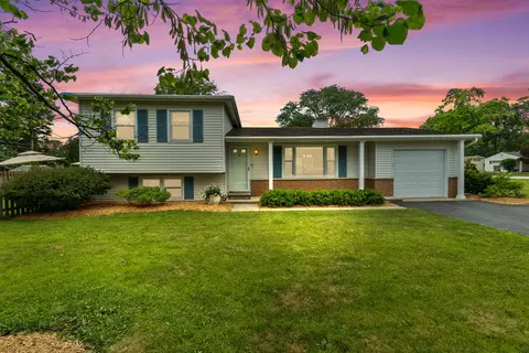 3 S430 Osage Dr, Glen Ellyn, IL 60137