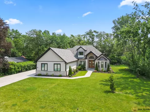 1321 60th St, La Grange Highlands, IL 60525
