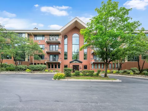 3525 Cass Ct #513, Oak Brook, IL 60523