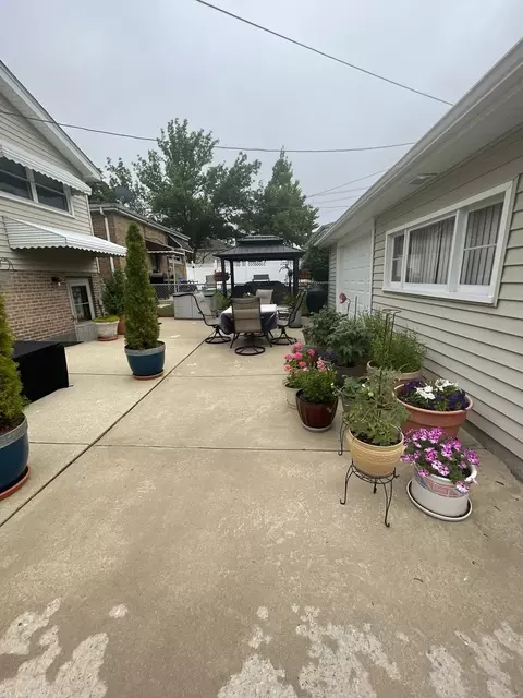 Exterior - 10752 S Avenue E, Chicago, IL 60617 photo 4 of 4
