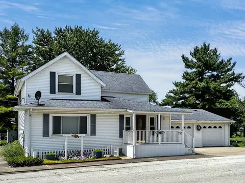 801 Saint Charles St, Beaverville, IL 60912