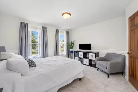 Bedroom - 211 Danada Dr, Wheaton, IL 60189 photo 6 of 10