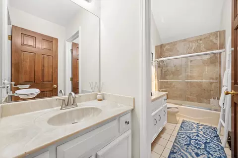 Bath - 211 Danada Dr, Wheaton, IL 60189 photo 4 of 4