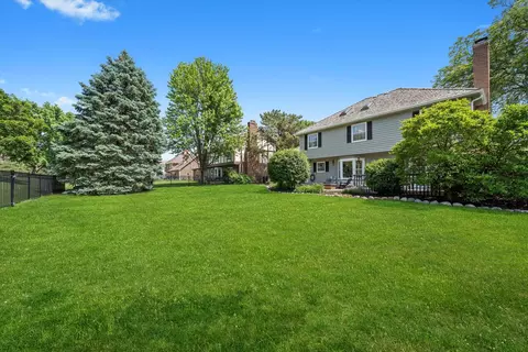 Exterior - 211 Danada Dr, Wheaton, IL 60189 photo 7 of 7