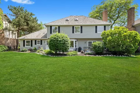 Exterior - 211 Danada Dr, Wheaton, IL 60189 photo 3 of 7