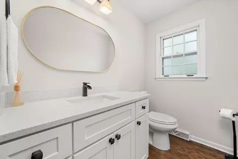 Bath - 211 Danada Dr, Wheaton, IL 60189 photo 1 of 4