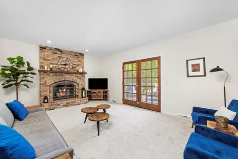Living - 211 Danada Dr, Wheaton, IL 60189 photo 3 of 3