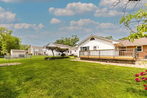 Exterior - 1011 Pendleton Pl, Mount Prospect, IL 60056 photo 4 of 4