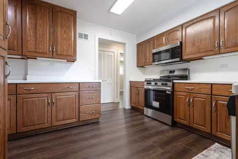 Kitchen - 1011 Pendleton Pl, Mount Prospect, IL 60056 photo 1 of 3