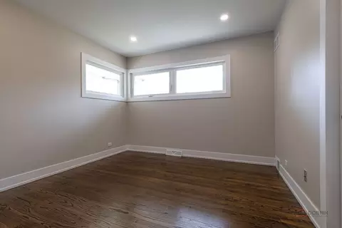 Bedroom - 1011 Pendleton Pl, Mount Prospect, IL 60056 photo 1 of 1