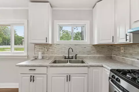 Kitchen - 16050 Homan Ave, Markham, IL 60428 photo 3 of 3