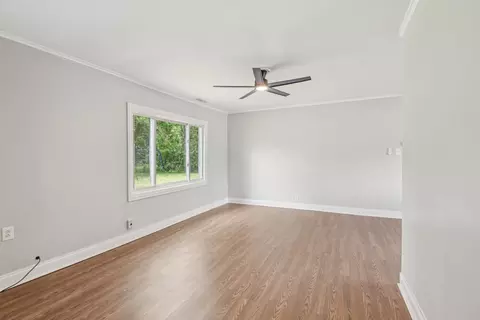 Living - 16050 Homan Ave, Markham, IL 60428 photo 4 of 5