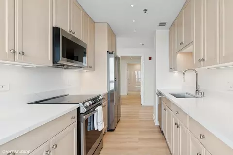 57 E Delaware Pl #3703, Chicago, IL 60611 photo 8