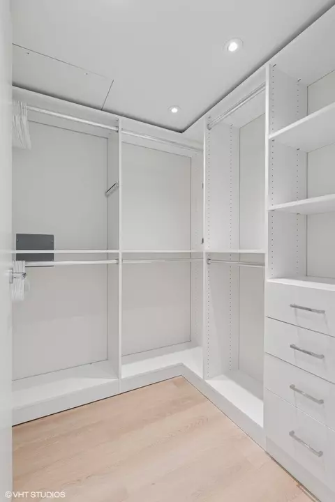 57 E Delaware Pl #3703, Chicago, IL 60611 photo 18