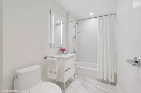 57 E Delaware Pl #3703, Chicago, IL 60611 photo 20