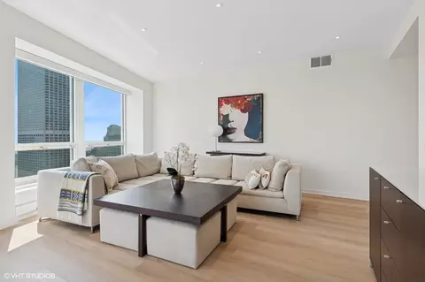 57 E Delaware Pl #3703, Chicago, IL 60611 photo 5