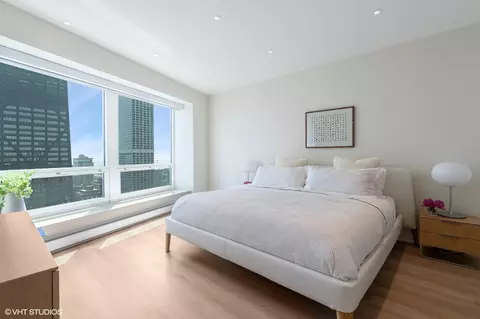 57 E Delaware Pl #3703, Chicago, IL 60611 photo 14