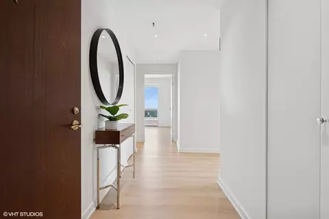 57 E Delaware Pl #3703, Chicago, IL 60611 photo 3