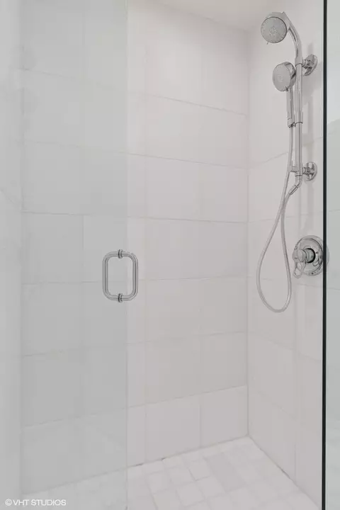 57 E Delaware Pl #3703, Chicago, IL 60611 photo 17
