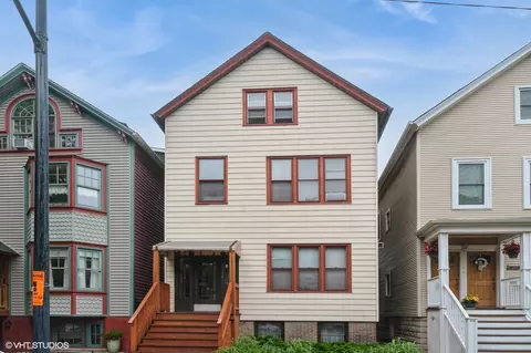 1328 W Nelson St, Chicago, IL 60657