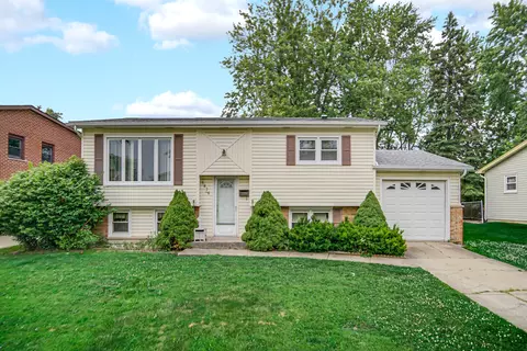 5826 Edward Dr, Oak Forest, IL 60452