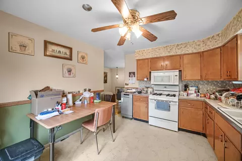 5826 Edward Dr, Oak Forest, IL 60452 photo 3