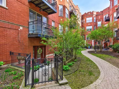 1251 W Granville Ave #G, Chicago, IL 60660