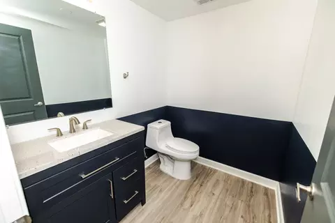 Bath - 340 Hubbard Ave, Elgin, IL 60123 photo 2 of 4