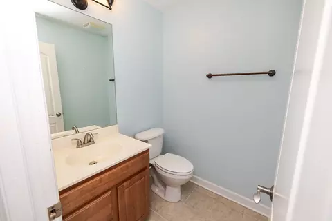 Bath - 340 Hubbard Ave, Elgin, IL 60123 photo 1 of 4