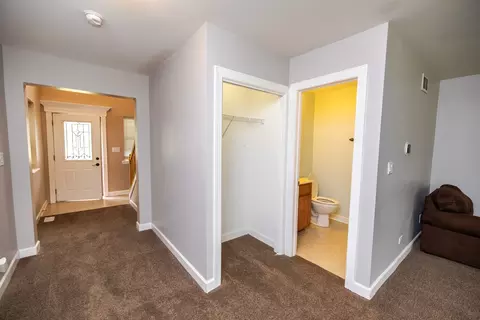Entry Way - 340 Hubbard Ave, Elgin, IL 60123 photo 2 of 4
