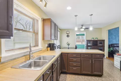 Kitchen - 5800 Prospect Ave, Berkeley, IL 60163 photo 2 of 5