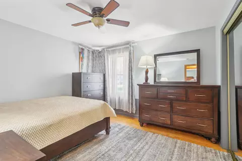 Bedroom - 5800 Prospect Ave, Berkeley, IL 60163 photo 2 of 6