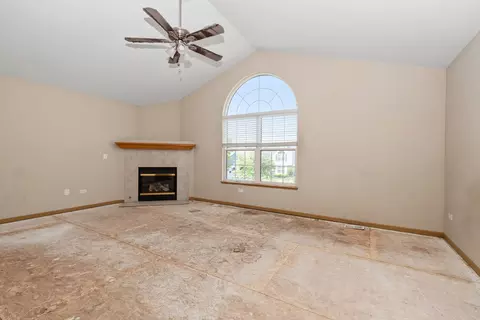 Living - 25813 S Geranium Ln, Monee, IL 60449 photo 4 of 6