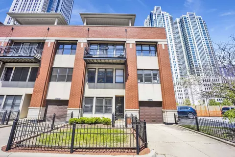 334 N Jefferson St #D, Chicago, IL 60661