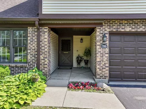 Exterior - 706 Brandon Pl, Wheeling, IL 60090 photo 3 of 6