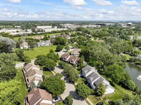 View/Area - 706 Brandon Pl, Wheeling, IL 60090 photo 3 of 5