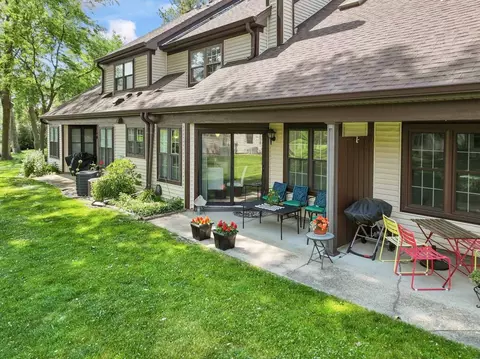 Exterior - 706 Brandon Pl, Wheeling, IL 60090 photo 6 of 6