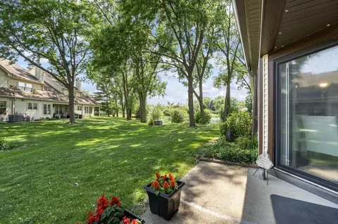 Exterior - 706 Brandon Pl, Wheeling, IL 60090 photo 5 of 6