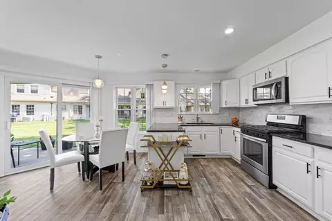 Kitchen - 706 Brandon Pl, Wheeling, IL 60090 photo 1 of 5