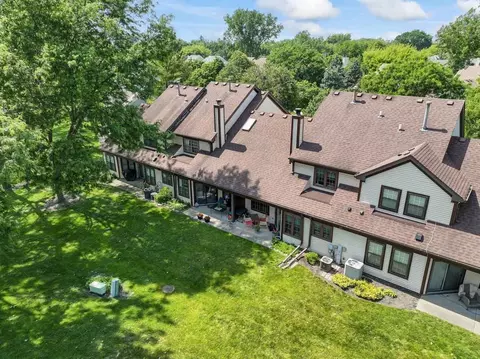 View/Area - 706 Brandon Pl, Wheeling, IL 60090 photo 2 of 5
