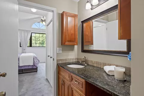 Bath - 706 Brandon Pl, Wheeling, IL 60090 photo 2 of 3