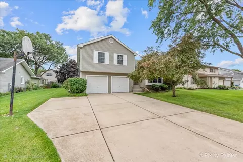 474 Briarcliff Ln, Bartlett, IL 60103